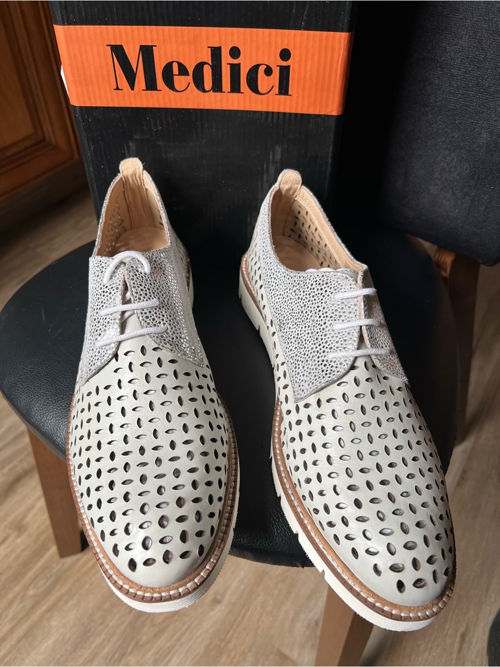 Medici Women's White Leather Perforated Derby W silver accent size 41(US10-10.5)